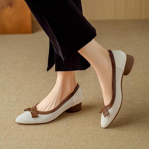 【预售5天】2024新款透气孔牛皮圆头透气洞洞鞋蝴蝶结一脚蹬舒适浅口女鞋DB&M5953 商品图0