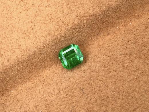 0.71ct 祖母绿裸石 商品图3