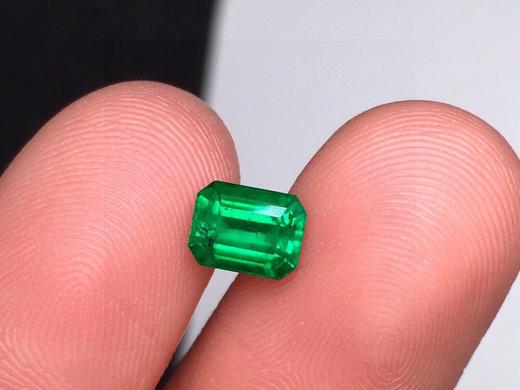 0.86ct 祖母绿裸石 商品图2