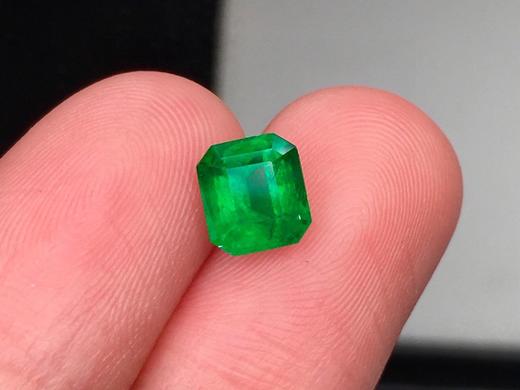 1.13ct 祖母绿裸石 商品图1