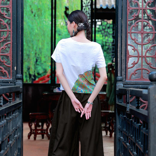 游园惊梦系列-翠袖红云拼接印花T恤 | 白色、绿色 商品图8