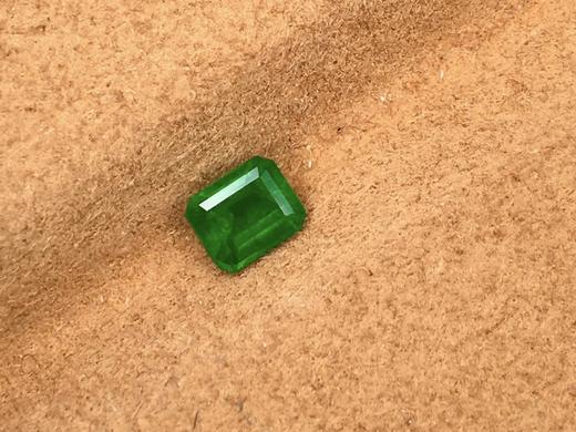 0.57ct 祖母绿裸石 商品图3