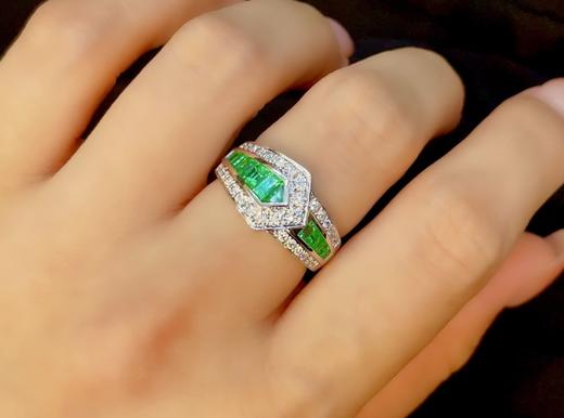 0.95ct 祖母绿戒指 商品图4