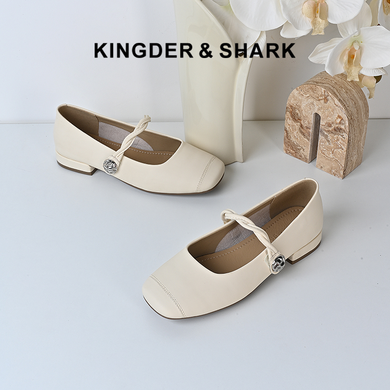 经典鲨2024年秋新品复古时尚小方头平底浅口舒适气质单鞋女KC19-D37161