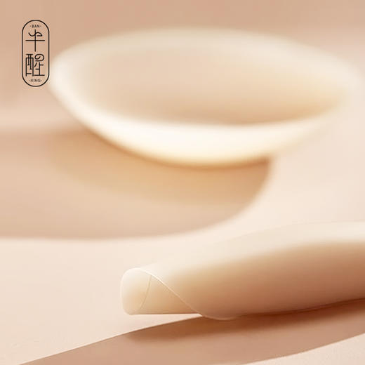 半醒糯米胸贴轻薄无痕隐形硅胶胸贴吊带用凸点防走光 商品图0