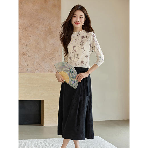 【专属特惠】熙世界玫瑰晕染网纱打底衫秋2025新款内搭木耳边半高领T恤上衣 商品图2