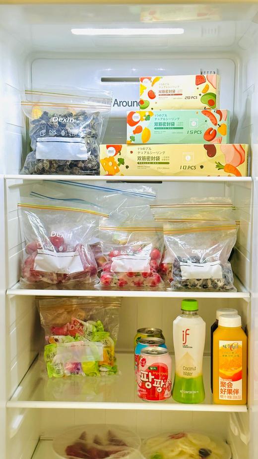 12盒💰29.9【 德昕食品级密封保鲜袋】加厚！足足180个 一个才💰0.1+‼️ 食品级材质·双层密封锁鲜 真的好用！✅外出零食水果✔饭菜/杂粮...冰箱有它真的不串味了~还可当手机防水袋!!! 商品图10