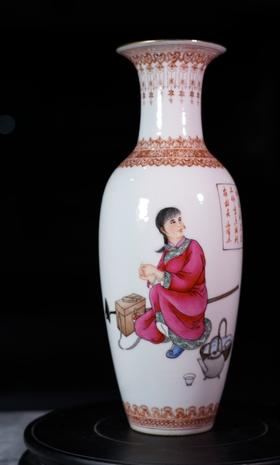 粉彩人物观音瓶