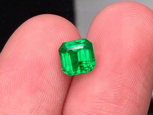 0.97ct 祖母绿裸石 商品图1