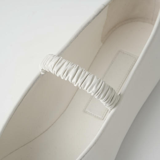 ROMI STUDIO“法式优雅”小羊皮拼色一字带平底芭蕾舞鞋 24SSS242 商品图3