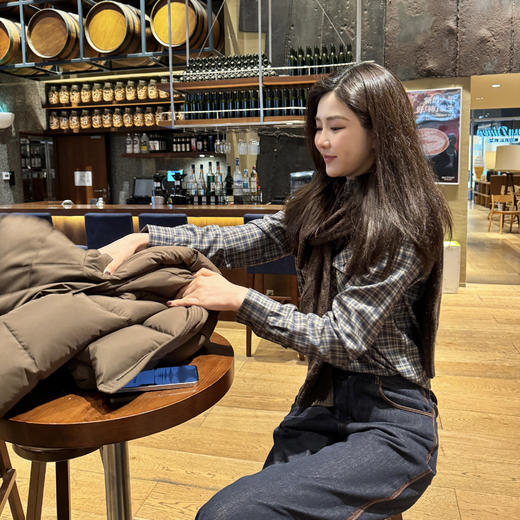 ROMI STUDIO“美式复古”腔调穿搭细格纹拼灯芯绒长袖衬衣24SST118 商品图0