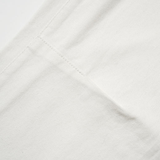 ROMI STUDIO“云感至上”100%棉斜纹肌理哑光白弯刀牛仔裤 24SSK305 商品图3