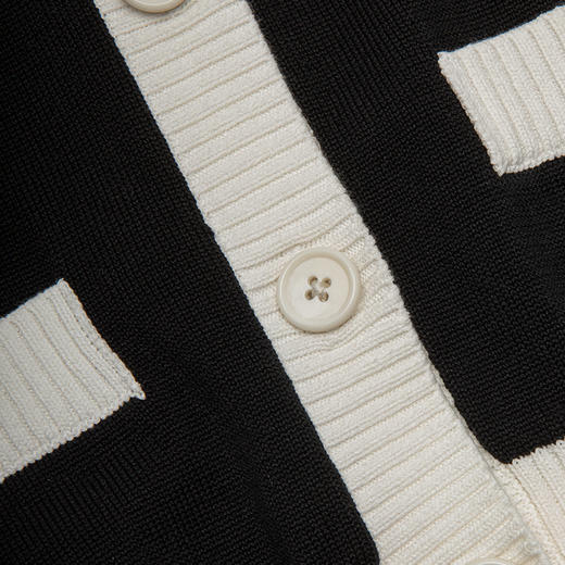 ROMI STUDIO“复古优雅”透气柔软 黑白撞色V领针织短袖T恤 M3759 商品图4