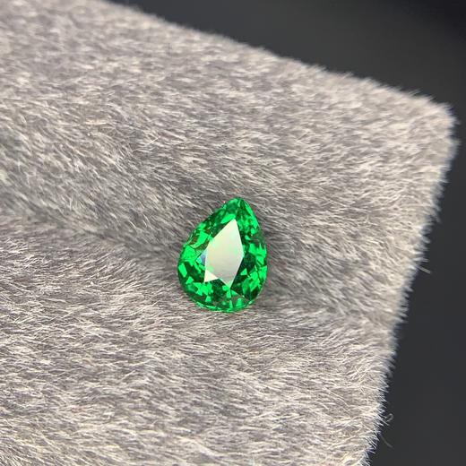 1.5ct 沙弗莱裸石 商品图3