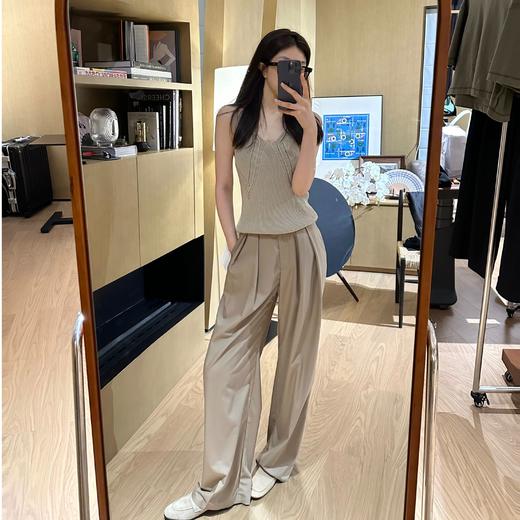 ROMI STUDIO“内外兼备”亚麻坑条修身V领针织透气吊带背心 M3673 商品图3