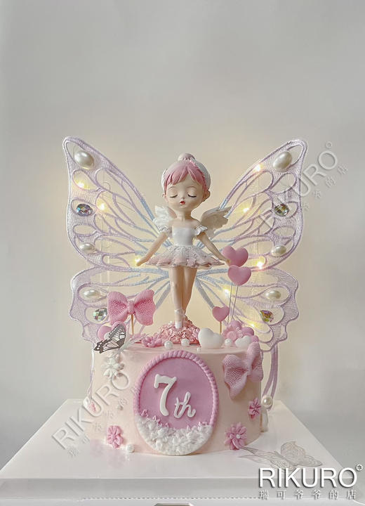 公主驾到 | 翻糖装饰鲜果奶油蛋糕 商品图1