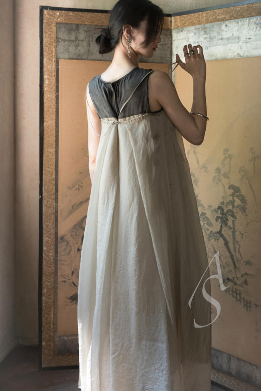 Phaedo 雾金灰廓形叠纱无袖连衣裙 商品图3