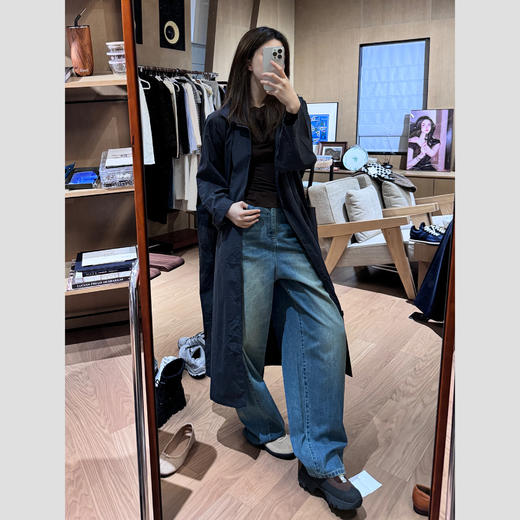 ROMI STUDIO”经典复古“100%棉细斜纹洗水宽松微垮牛仔裤23AWN1306 商品图3