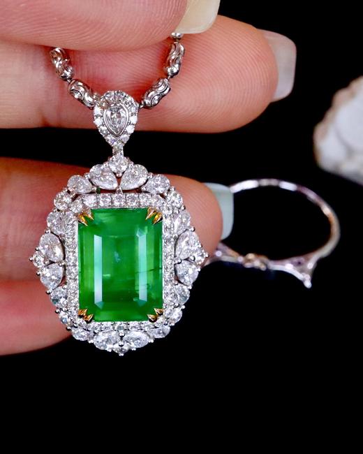 4.40ct 祖母绿戒指吊坠 商品图2