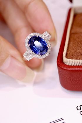 3.65ct 蓝宝石戒指