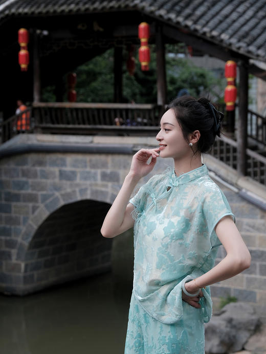 盛唐婧 |蒂芙尼蓝国风丝绒短袖上衣 商品图5