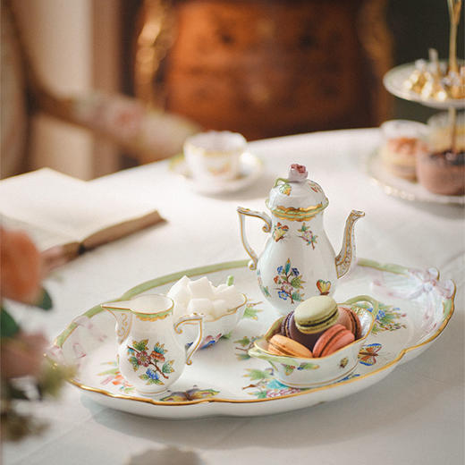 【已售】独角鹿西洋古董20世纪匈牙利赫伦瓷窑出品「维多利亚女王」系列手绘描金装饰下午茶套件 商品图0