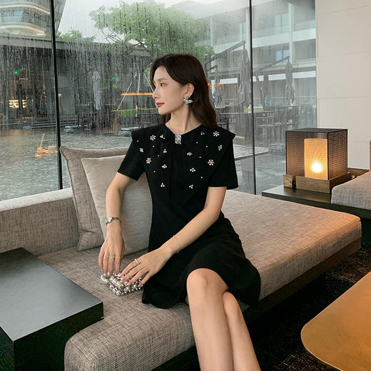 [奢姿轻奢系列]大码女装2024夏季钉珠连衣裙胖妹妹蝴蝶V领裙子8942890141 商品图4