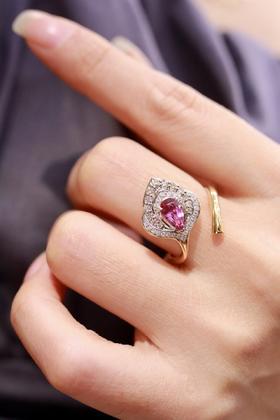 1.01ct 蓝宝石戒指