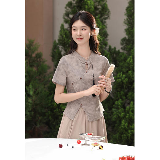 鹿向南 小个子「山河墨画」新中式正肩T恤女2024新款盘扣国风短袖DC01311+ 商品图3