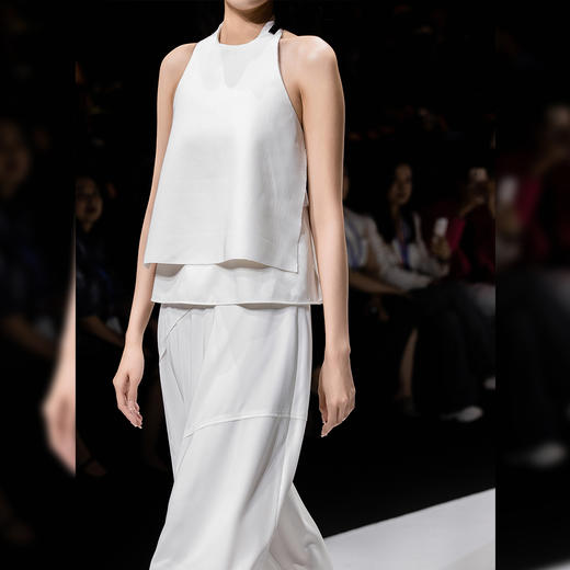 ROMI STUDIO“轻礼服”斜纹轻薄西装料立体剪裁挂脖白色背心D3220 商品图1