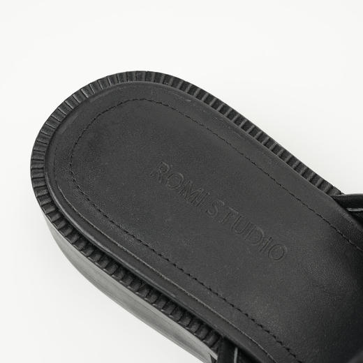 ROMI STUDIO“法式优雅“头层胎小水牛皮圆头一脚蹬穆勒鞋24SSS015 商品图4