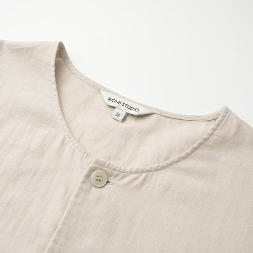 ROMI STUDIO“法式优雅”100%棉肤感袖口做旧褶皱圆领衬衣24SST035 商品图1