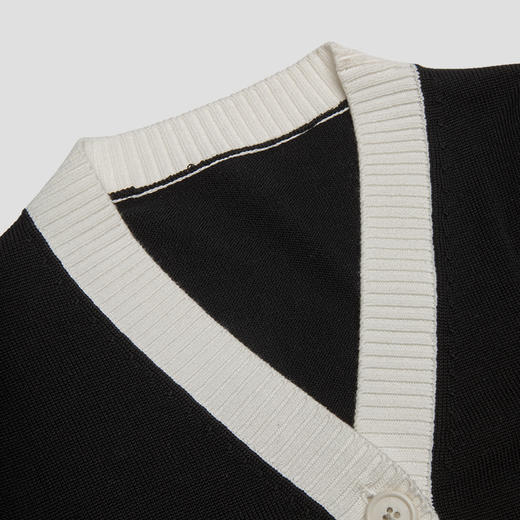 ROMI STUDIO“复古优雅”透气柔软 黑白撞色V领针织短袖T恤 M3759 商品图1