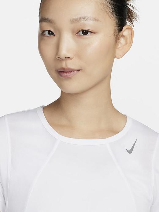 Nike/耐克NIKE FAST DRI-FIT 女子速干透气短袖T恤跑步上衣FN2519-100 商品图2