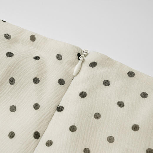 ROMI STUDIO”法式优雅“100% 8m/m真丝顺纡肌理感波点半裙24SSQ066 商品图3