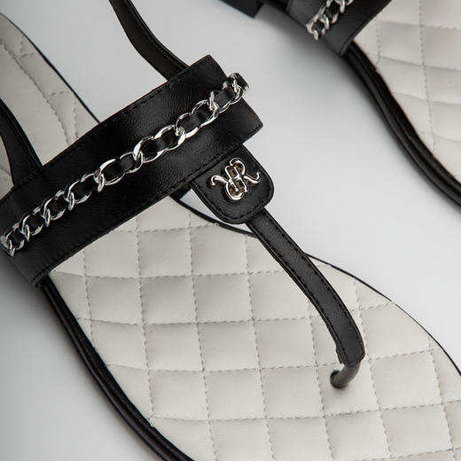 ROMI STUDIO"法式优雅"百搭休闲香风夹趾一字带平底凉鞋S8011 商品图3