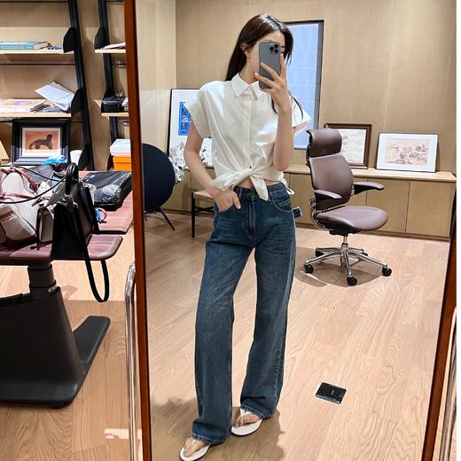 ROMI STUDIO"夏日旅行箱"纯色立体裁剪落肩袖刺绣复古白衬衣T3645 商品图0