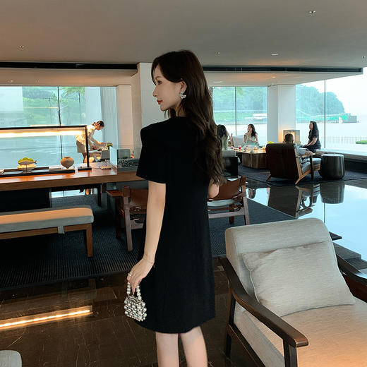 [奢姿轻奢系列]大码女装2024夏季钉珠连衣裙胖妹妹蝴蝶V领裙子8942890141 商品图3