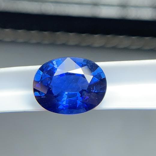 3.04ct 蓝宝石裸石 商品图0