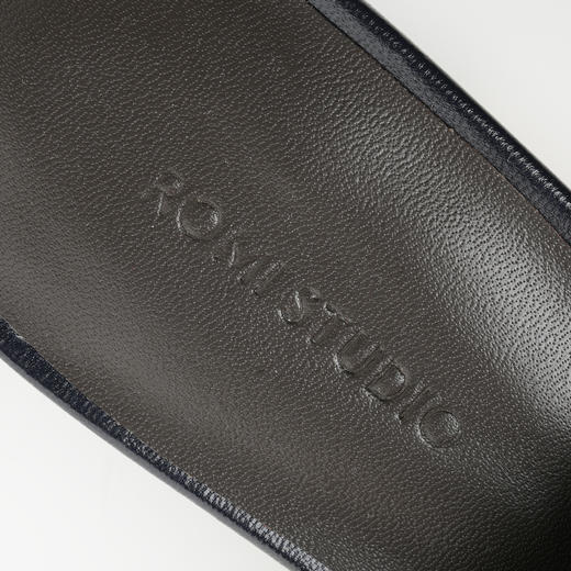 ROMI STUDIO“优雅经典”软黄金小羊皮拼色系带玛丽珍凉鞋24SSS062 商品图4