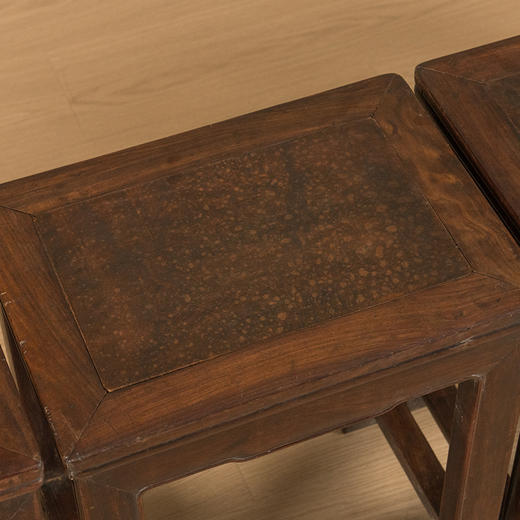 清 红木镶瘿木洼膛肚方凳成堂（一堂四只） 商品图3