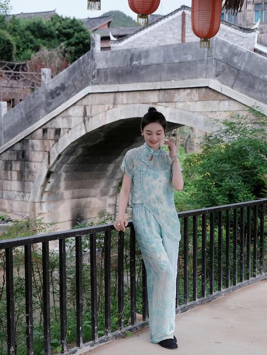 盛唐婧 |蒂芙尼蓝国风丝绒直筒裤 商品图1