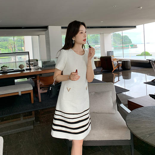 [奢姿轻奢系列]休闲条纹连衣裙大码女装夏季新款胖妹妹撞色裙子8942890125 商品图1