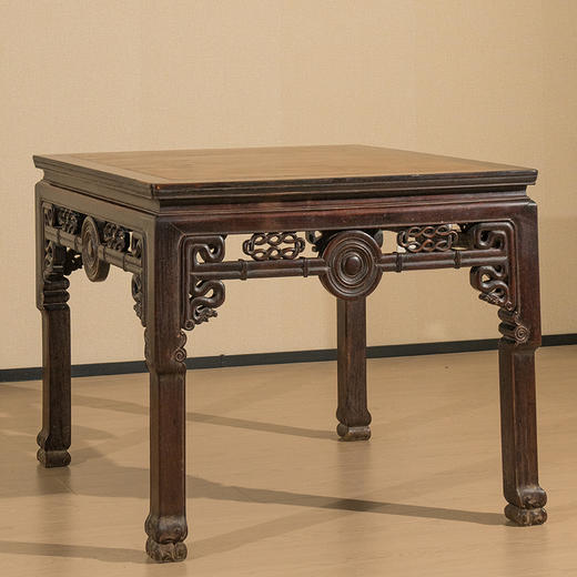 清中期 红木镶楠木面拱璧纹八仙桌 商品图4