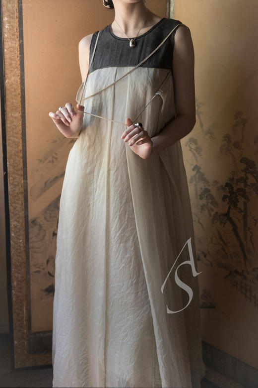 Phaedo 雾金灰廓形叠纱无袖连衣裙 商品图4