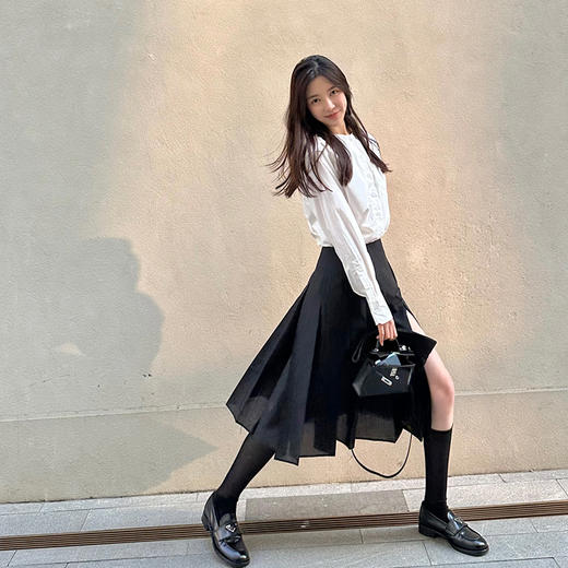 ROMI STUDIO 气质百搭显瘦侧开叉高腰百褶黑色半裙（送内衬） Q3228 商品图0