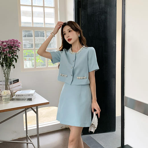 [奢姿轻奢系列]大码女装2025夏季钉珠减龄两件套胖妹妹开叉套装8942953484 商品图4