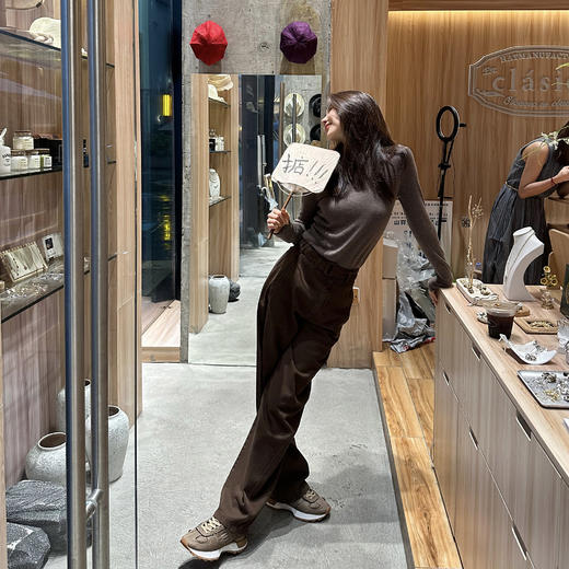 ROMI STUDIO“率性过冬”100%绵羊毛灰咖色针织打底＋拉法帽23AWM330 商品图3