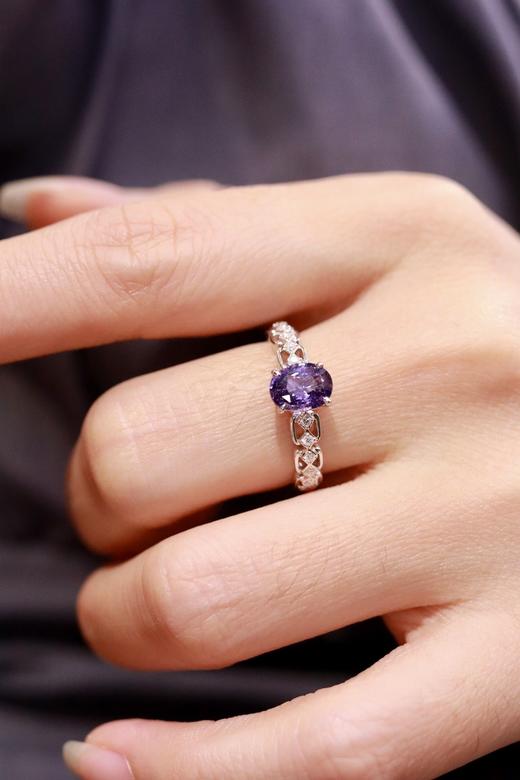 1.07ct 蓝宝石戒指 商品图3