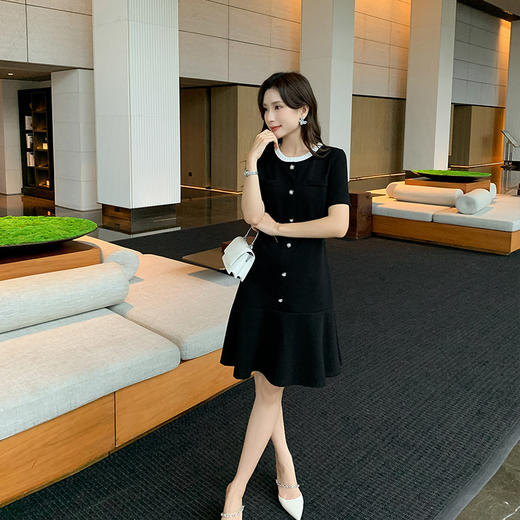 [奢姿轻奢系列]大码女装2025夏季纽扣装饰裙子胖妹妹鱼尾摆连衣裙8942853492 商品图2